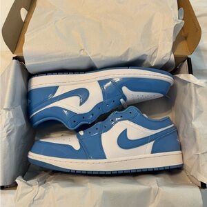 Jordan 1 Low SE Blue and White Sneakers